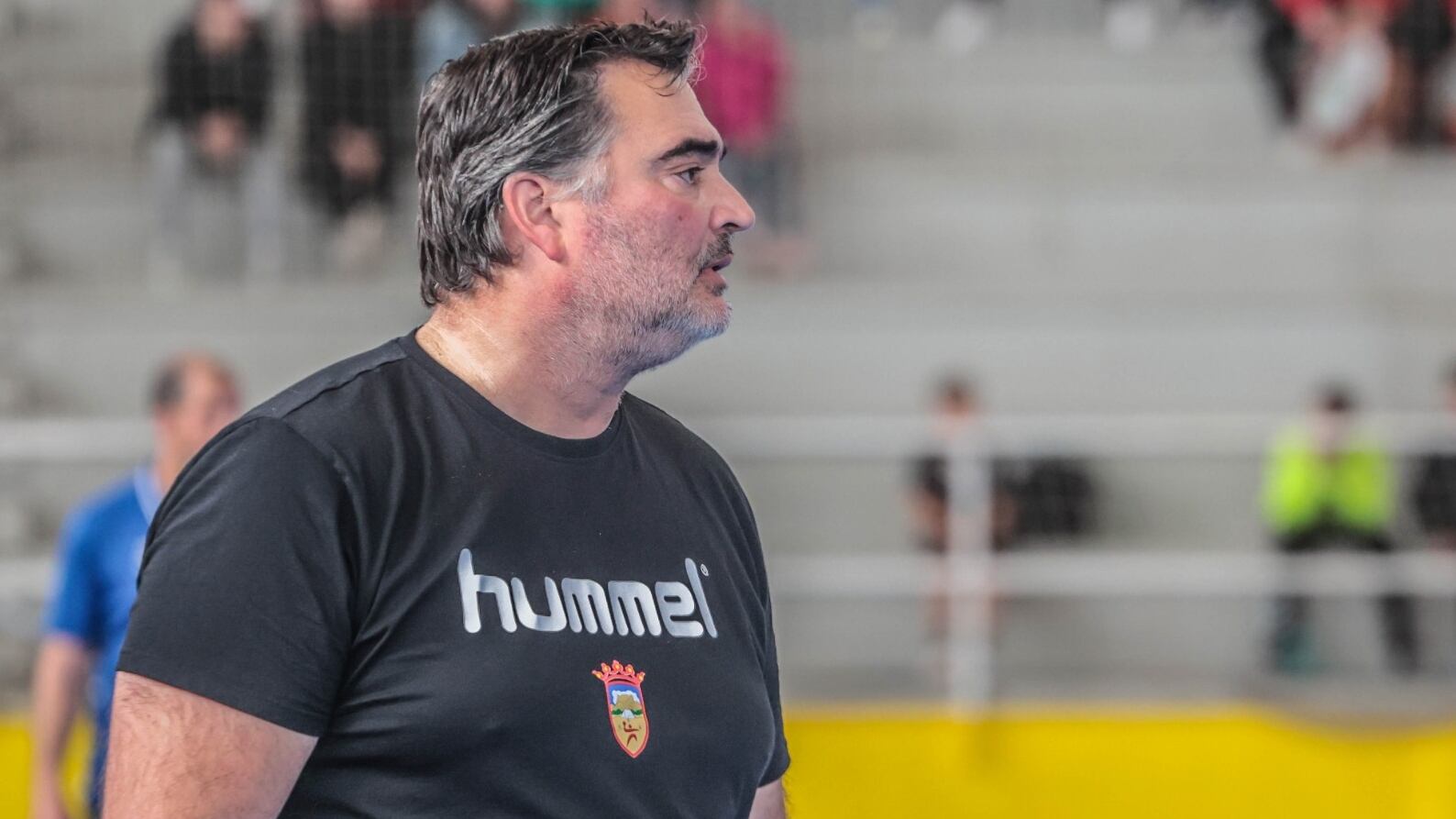 Luis Parro, entrenador del Bm. Elda - C.E.E.