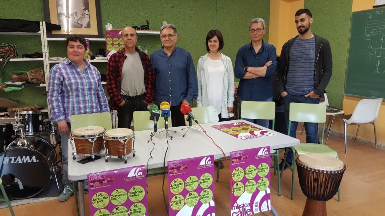 Los responsables de la Escuela de Música de la UPP presentan el proyecto &quot;Música en la Calle&quot;