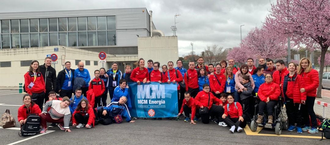 Imagen de archivo de los 4 clubes deportivos de ASPRONA, en el último campeonato regional de natación