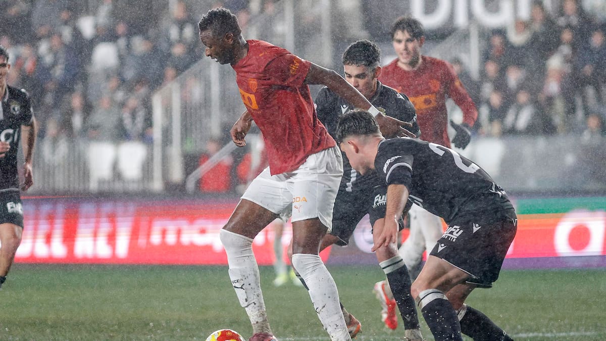 El Burgos hace el ridículo con su denuncia al Valencia por alineación indebida de Sadiq