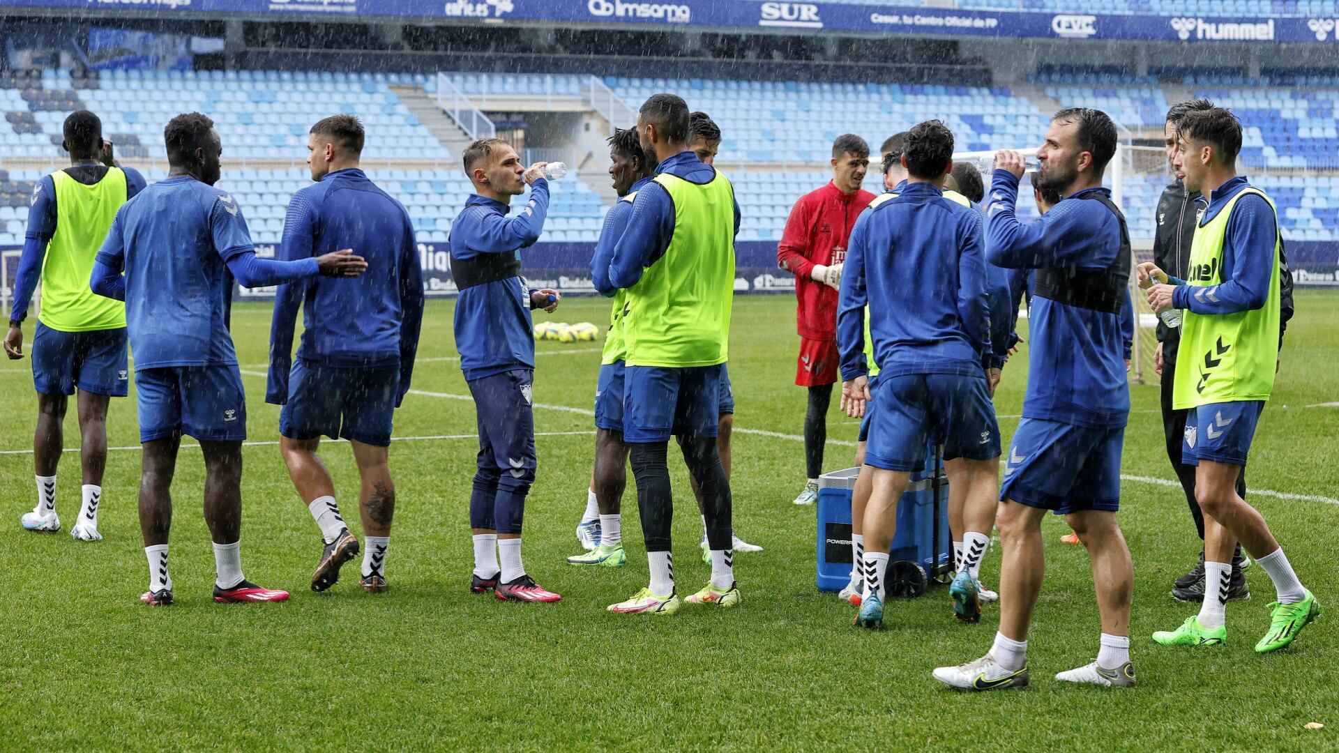 El Málaga entrenó en el estadio de La Rosaleda para preparar el encuentro del domingo ante el Albacete