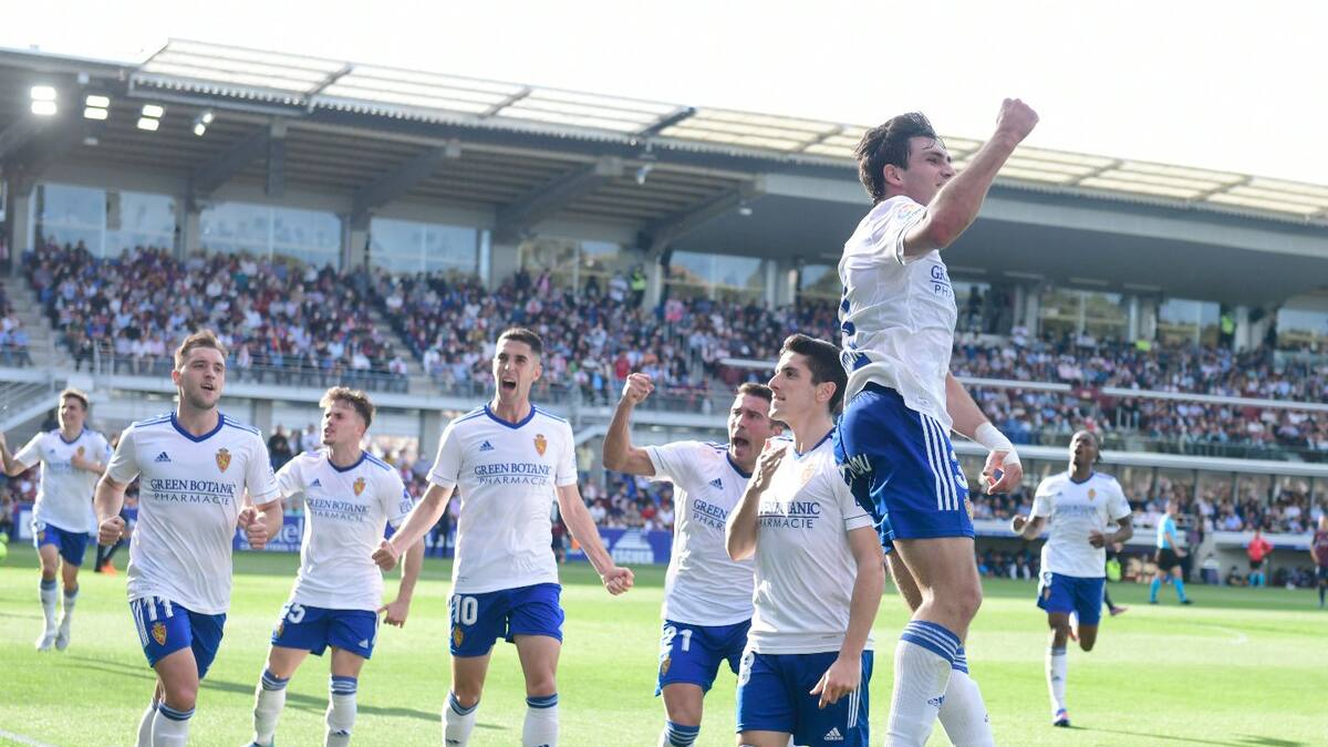 El Real Zaragoza sumó un punto insuficiente para seguir soñando con el play-off de ascenso