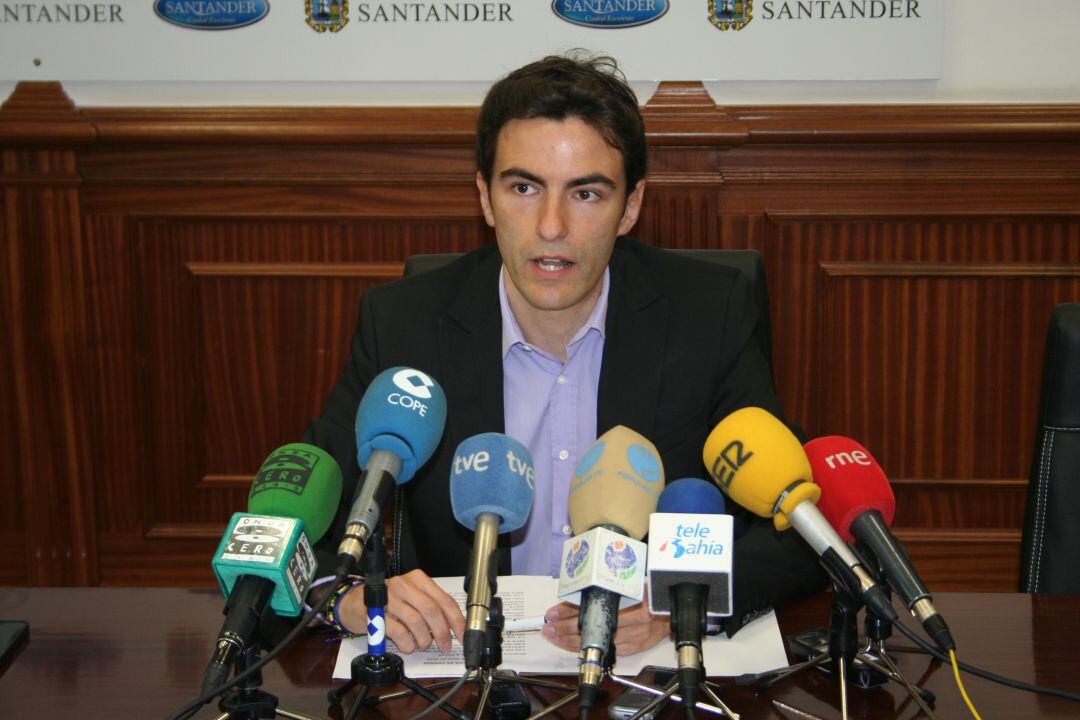 Pedro Casares, secretario general del PSOE de Santander