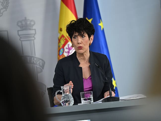 La ministra de Inclusión, Seguridad Social y Migraciones y portavoz del Gobierno, Elma Saiz en rueda de prensa tras la reunión del Consejo de Ministros, este martes en el Palacio de la Moncloa