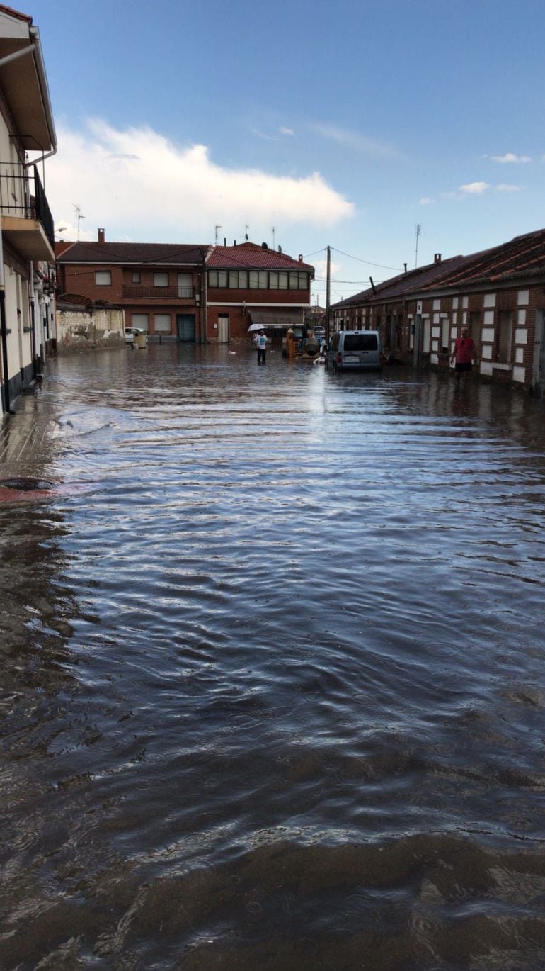 Calles inundadas de Nava de la Asunciòn