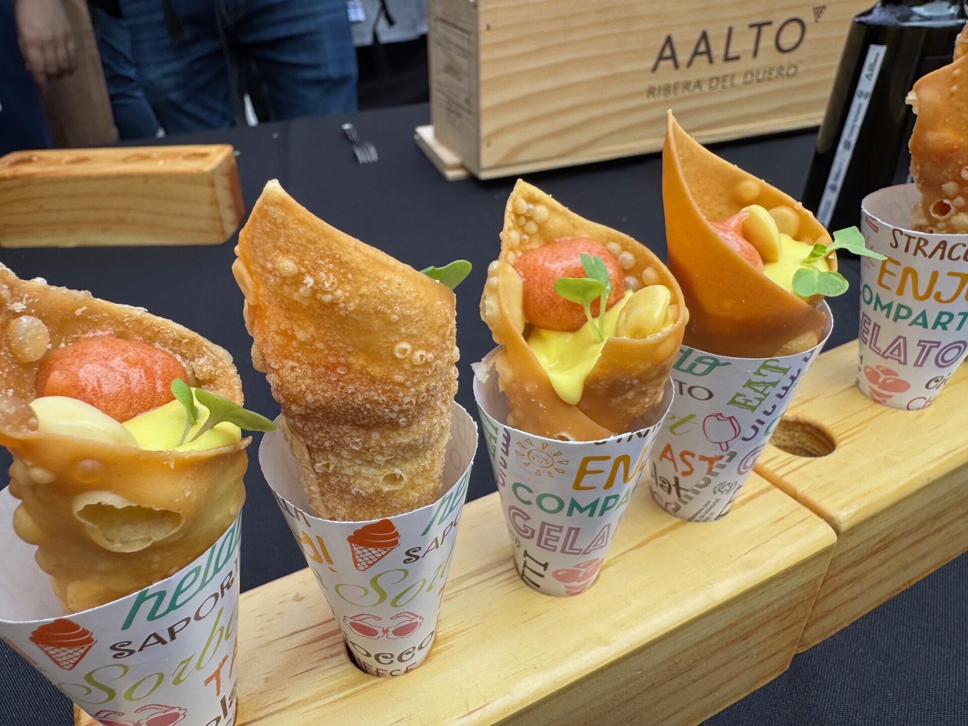 Tapa elaborada por Karan Bistró en Califato in the street