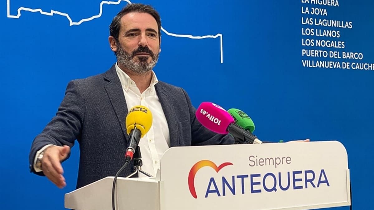 José Ramón Carmona: "Los que dejaron caducar todas las concesiones de autobús fueron los socialistas"