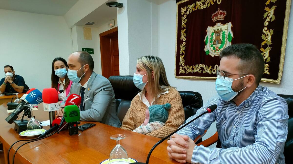 Valentina, una bebé de Los Barrios que padece una enfermedad rara única en España