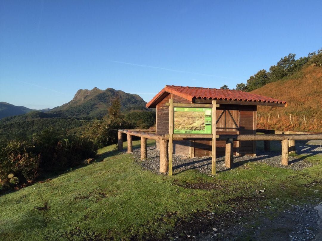 El Punto de Información de Lapurriturri situado en el Parque Natural de Aiako Harria 