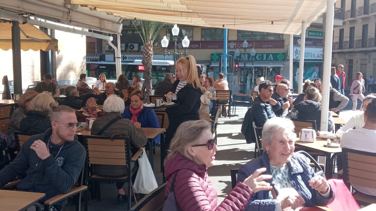 La hostelería se lleva por delante 2.452 empleos en la provincia de Alicante en noviembre