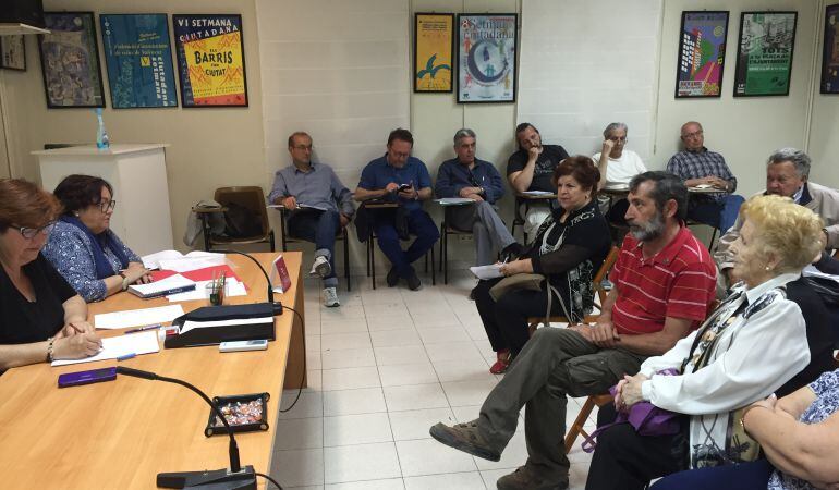 Imagen de la reunión que este jueves celebraba en su sede la Federación de Vecinos