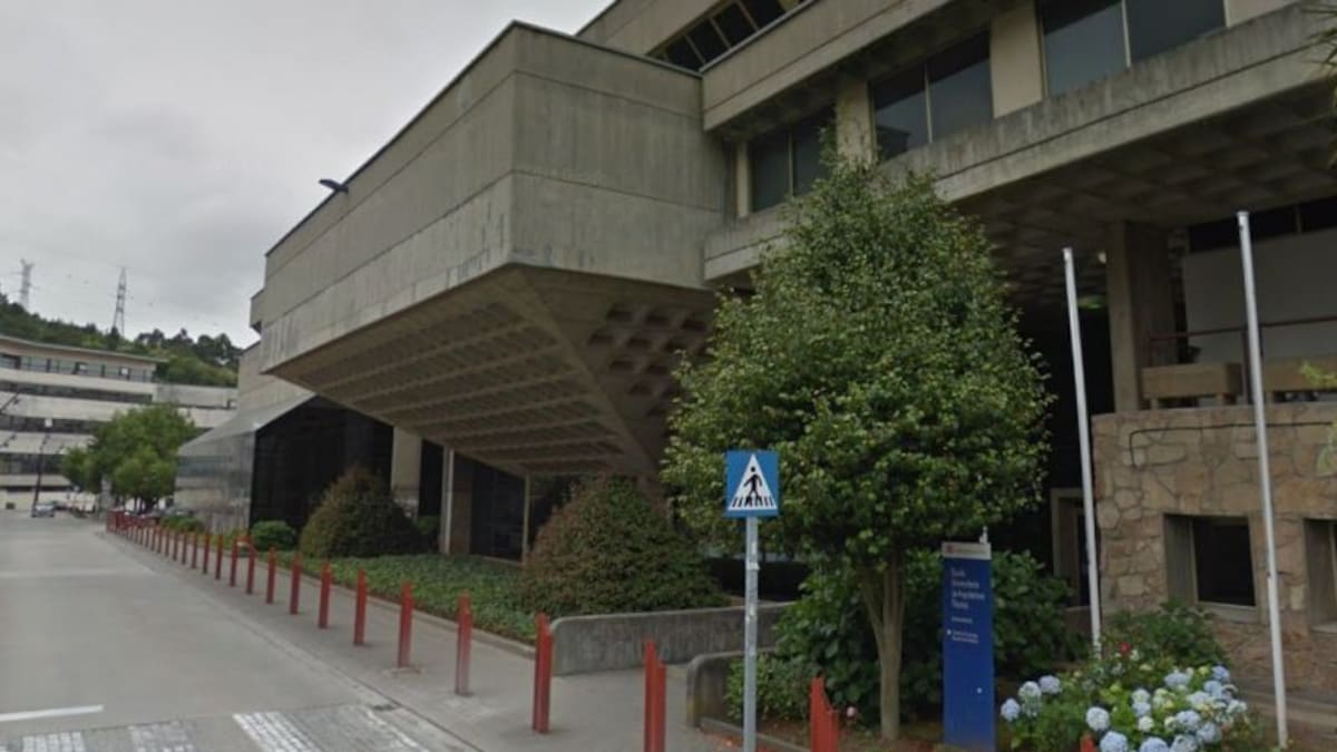 Retiran los carteles contra la violencia machista de Aparejadores en A Coruña