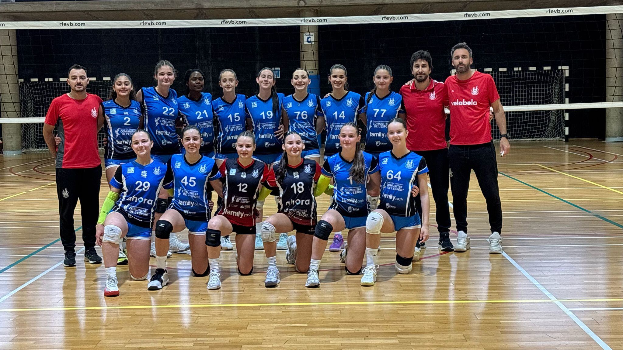 Equipo juvenil femenino del CV Xàtiva