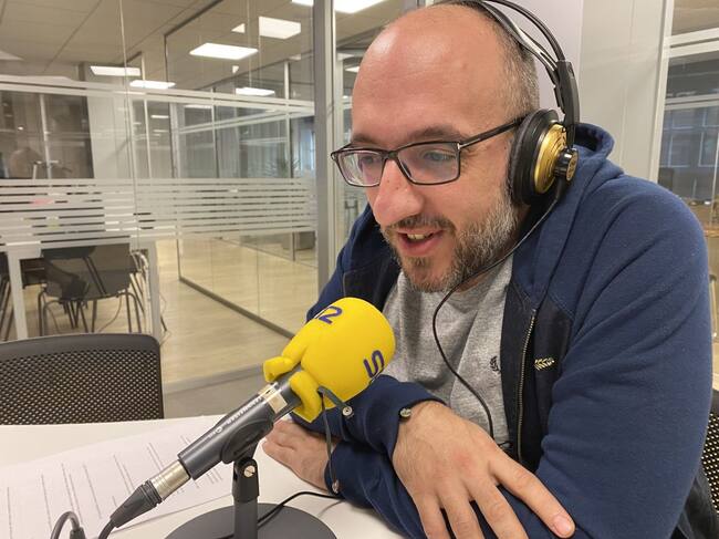Javier Ajenjo, directo de Sonorama Ribera, en los estudios de Radio Aranda Cadena SER