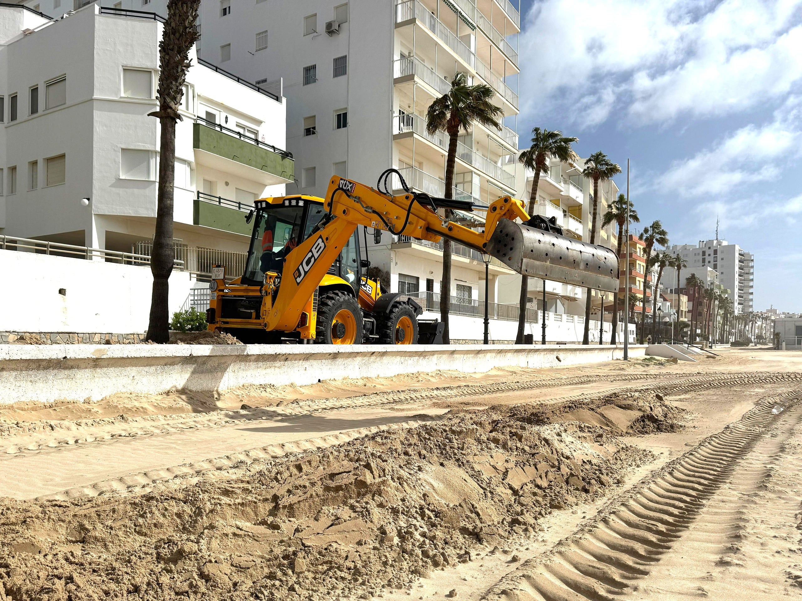 El paseo marítimo de Rota tras el paso del temporal
