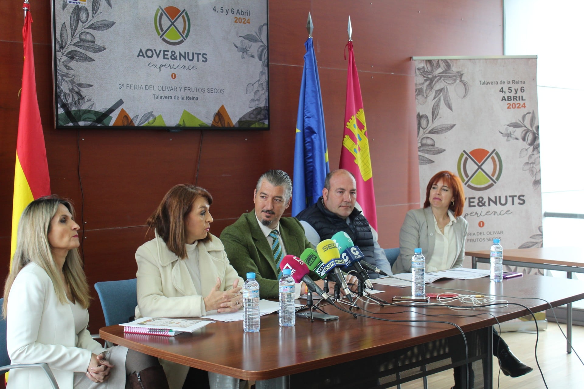 Presentación de la tercera edición de la feria &quot;AOVE&NUTS&quot; que se celebrará los días 4,5 y 6 de abril en las instalaciones de Talavera Ferial.