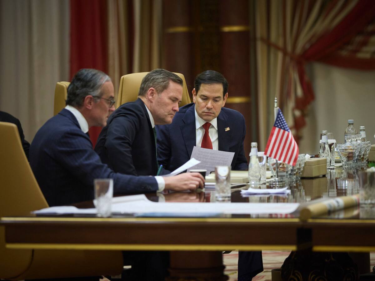 El análisis de Xavier Vidal-Folch | Chateando secretos militares