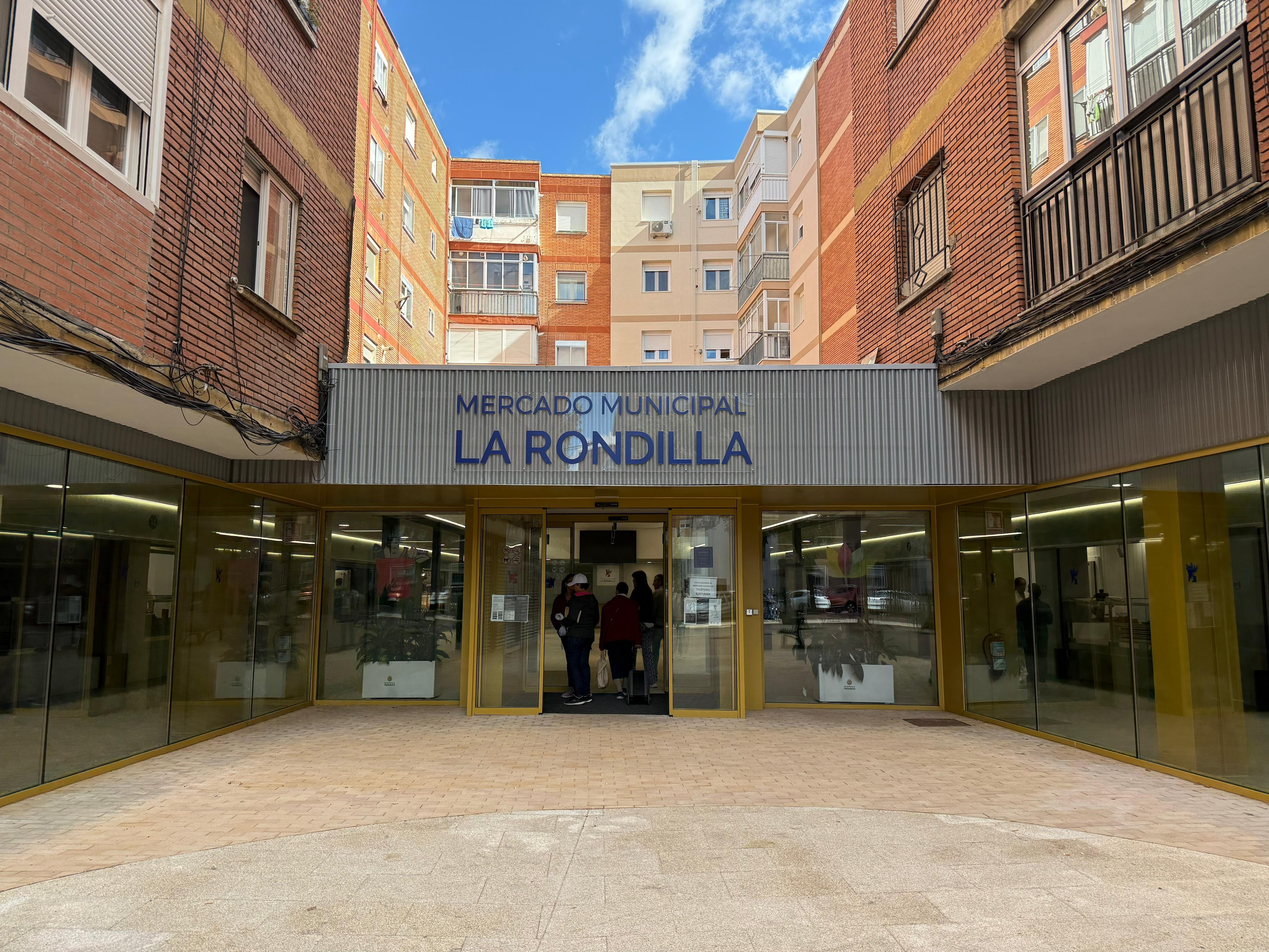 Primer día de apertura de Galerías Rondilla en Valladolid | Cadena SER