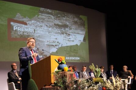 El consejero de Agricultura, Pesca y Desarrollo Rural, Rodrigo Sánchez Haro se dirige a los presentes en el acto