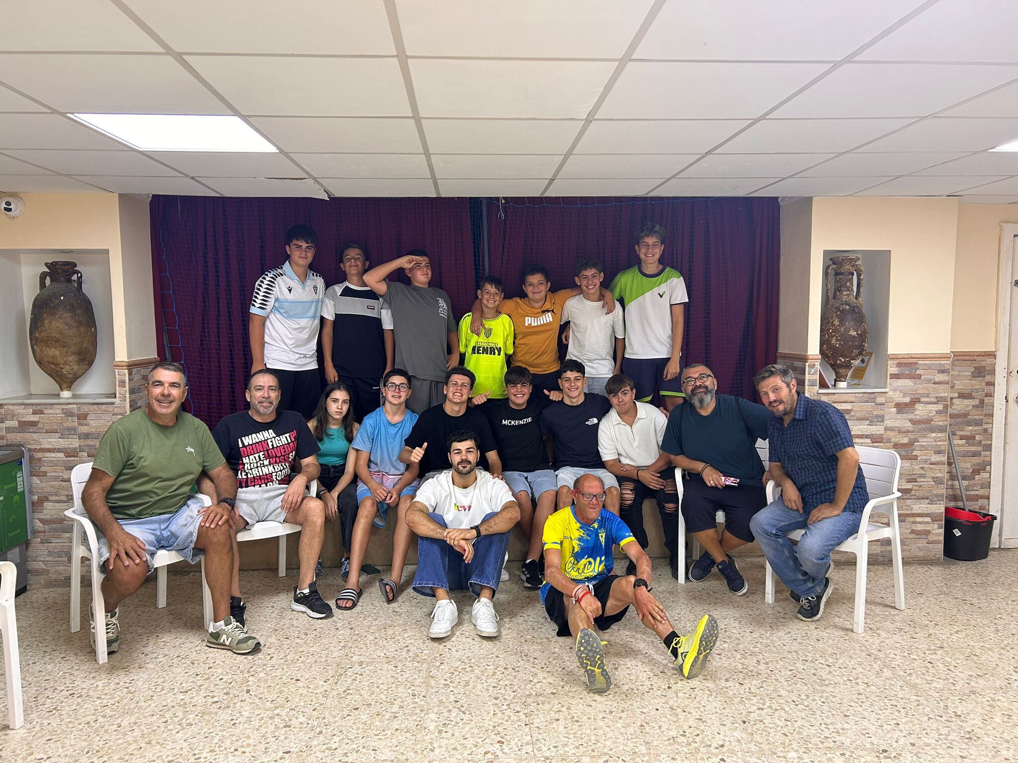 Chirigota juvenil Los duendecillos de los dos castillos