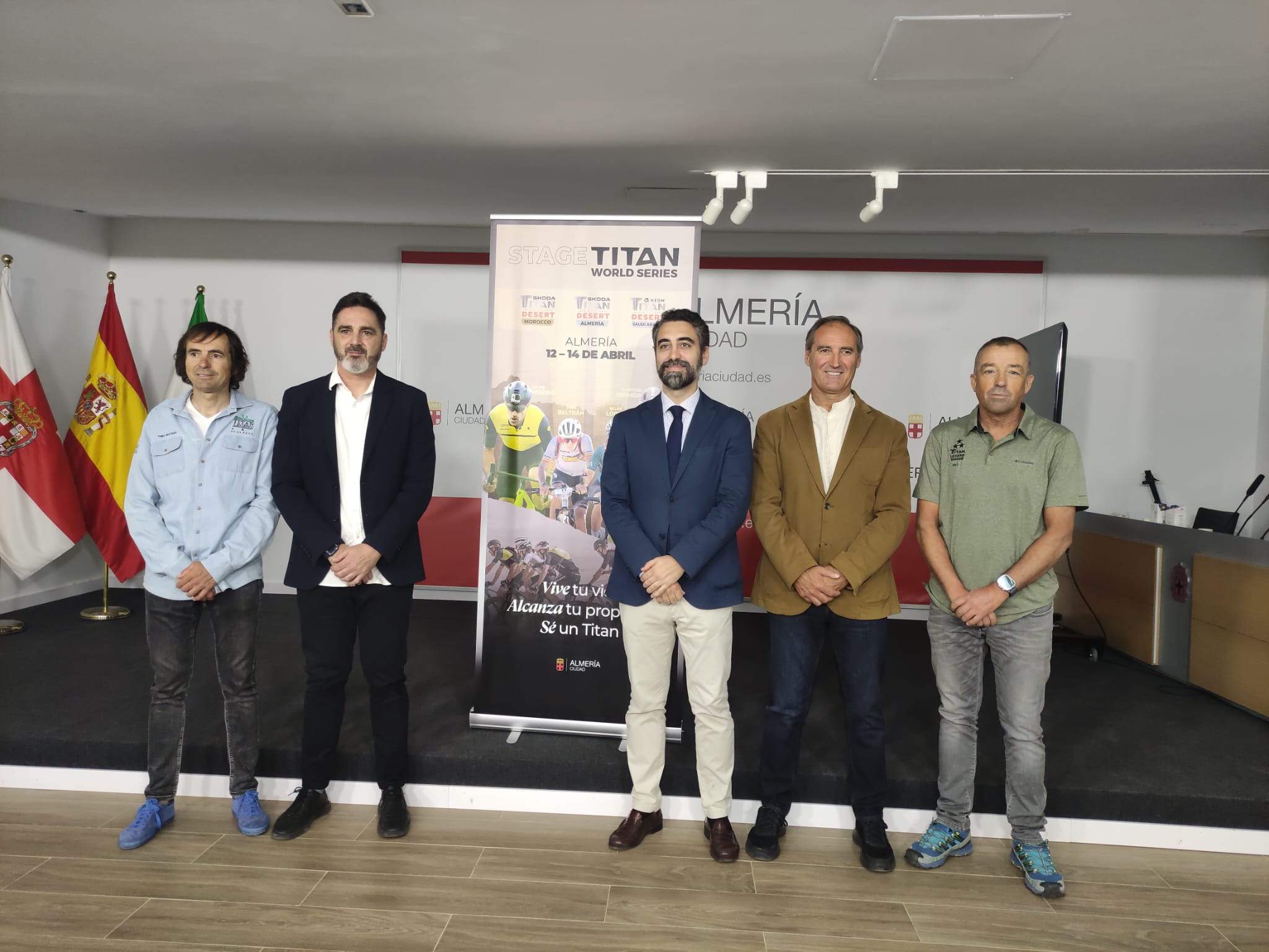 Presentación del stage de la Titan World Series 2024 en el Ayuntamiento de Almería.