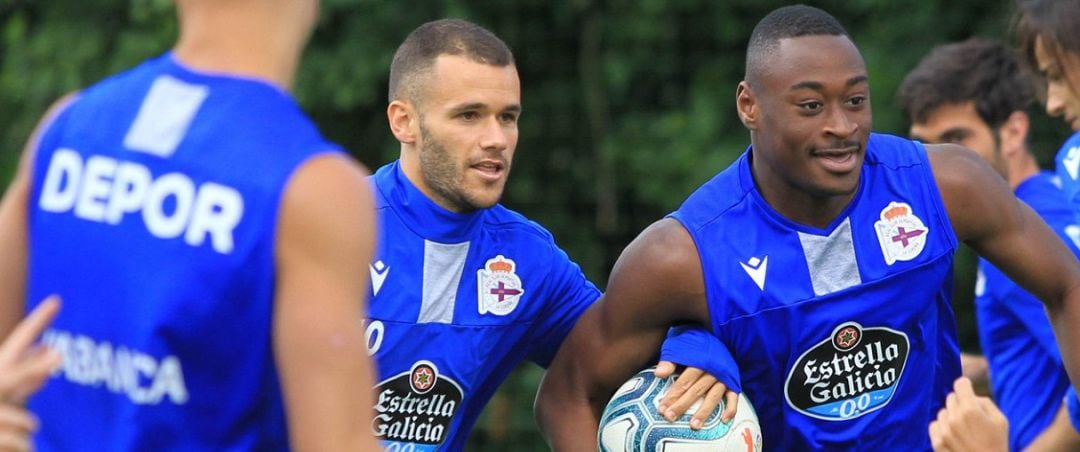 Ager Aketxe, en el centro, durante un entrenamiento