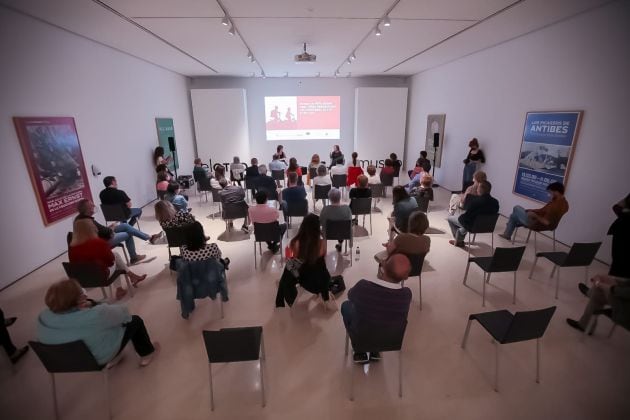 Sala de &quot;el otro museo&quot; del Museo Picasso Málaga durante el coloquio con Pepa Bueno