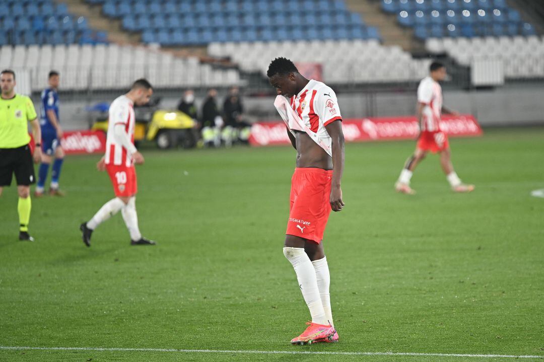 Umar Sadiq no estuvo bien ante el Alcorcón. 