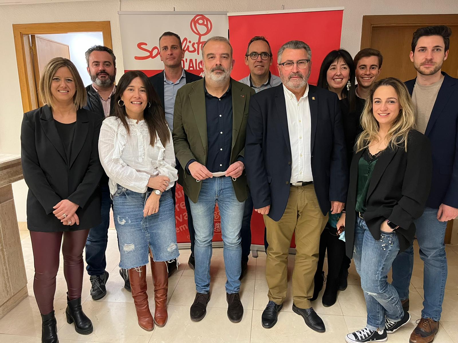 Jordi Martínez con la nueva comisión ejecutiva de la Agrupación Socialista de Alcoy