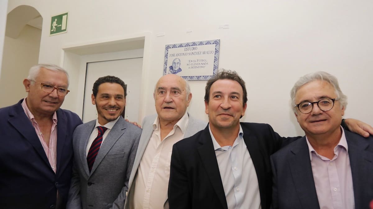 El 'maestro' José Antonio Sánchez Araujo da nombre desde este miércoles a un estudio de nuestra emisora