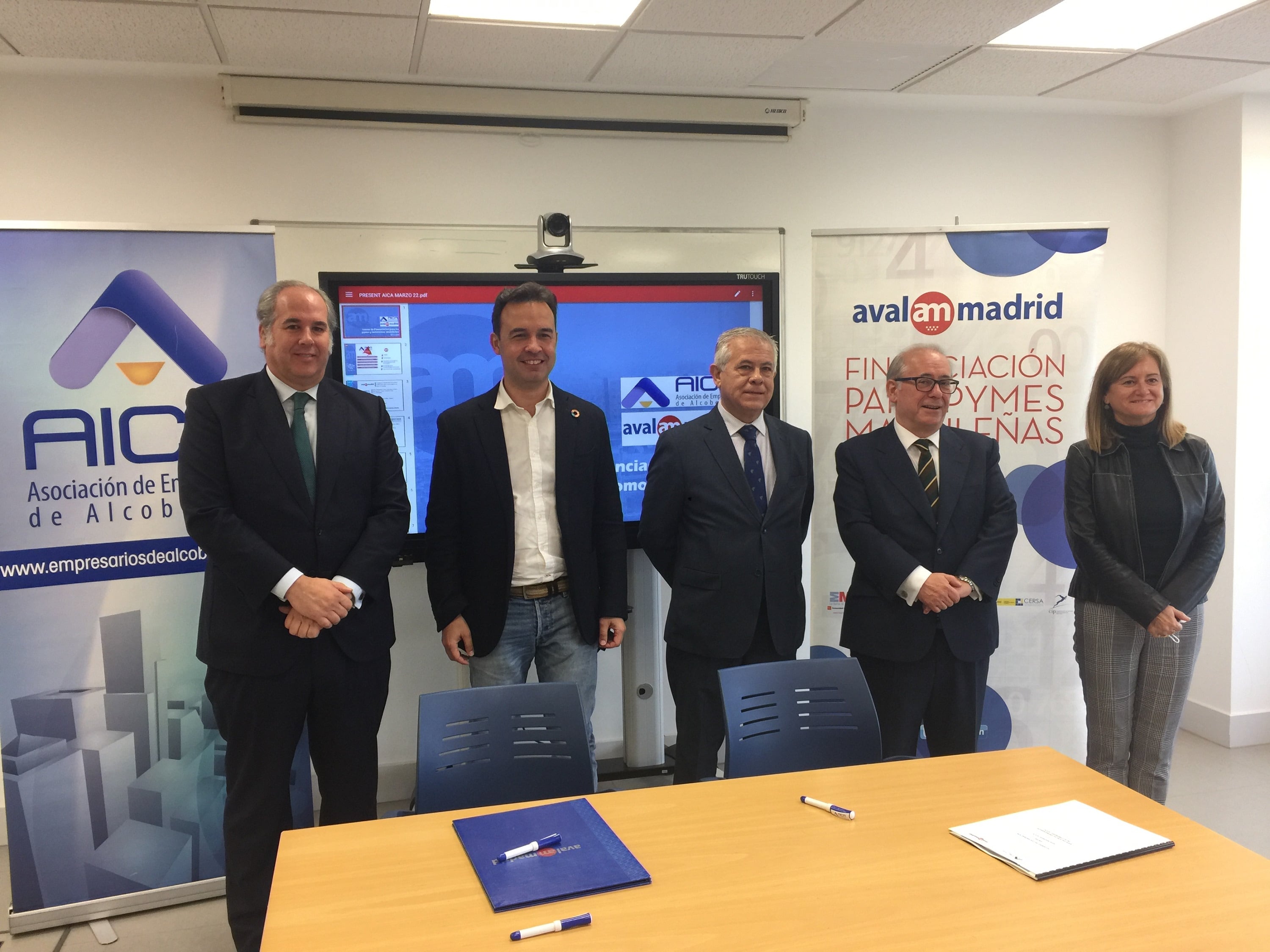 El convenio responde a la necesidad de optimizar el acceso de las pymes madrileñas a fuentes de financiación y poder permitir el desarrollo de proyectos por emprendedores