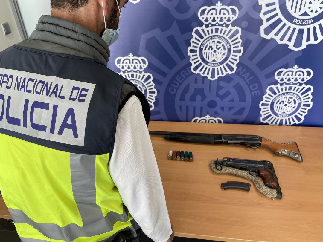 Armas incautadas por los agentes