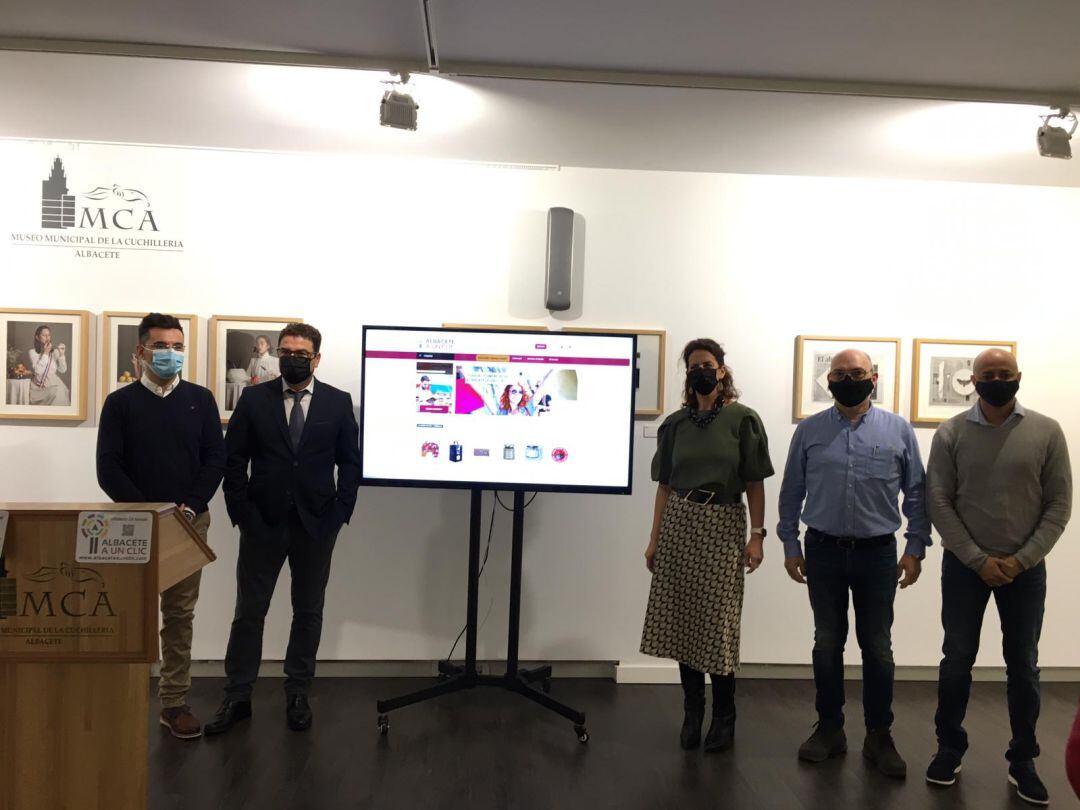 Presentación de la plataforma &#039;Albacete a un clic&#039; en el Museo de la Cuchillería de la capital. 