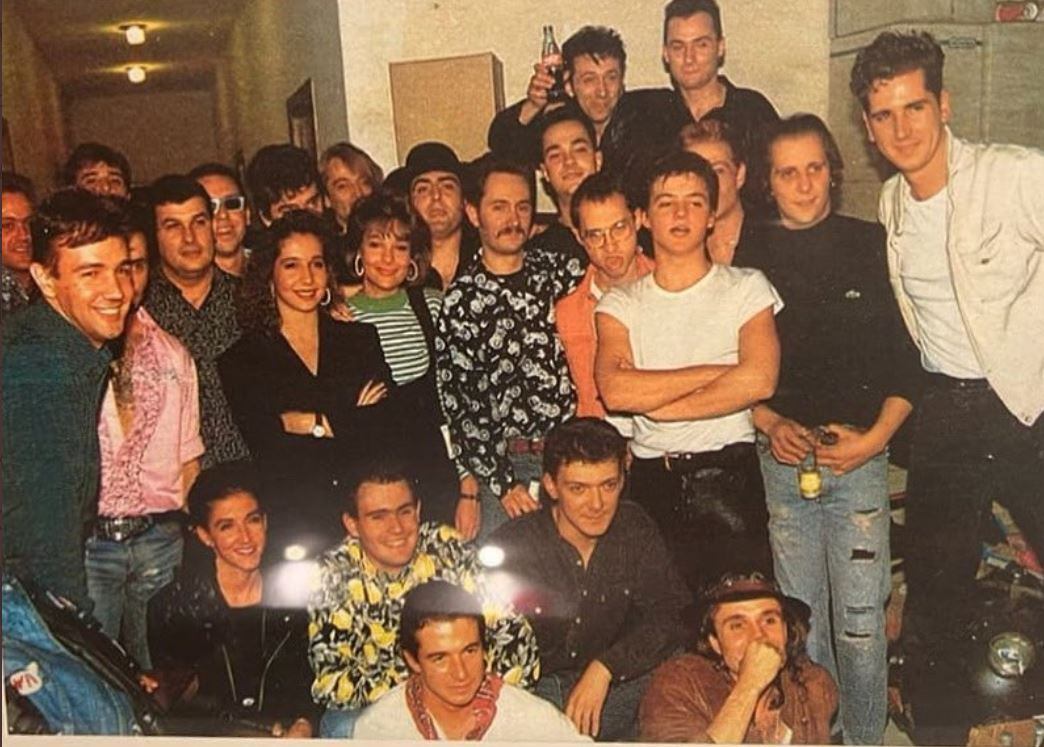 La fotografía que ha compartido Coque Malla en sus redes sociales en la que salen varios grupos de música de los 80