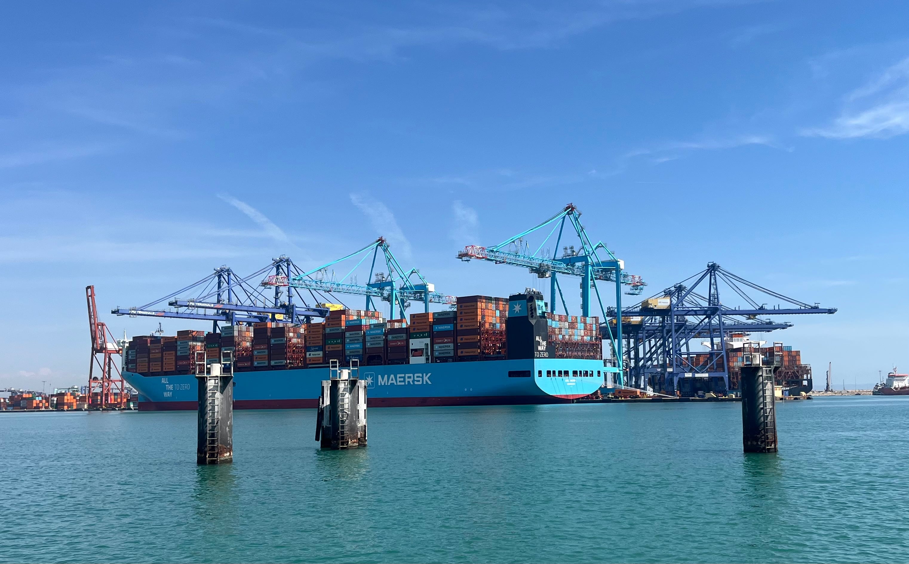 Grupo Maersk construirá una central eléctrica en su terminal de Valenciaport para dar servicio a sus buques