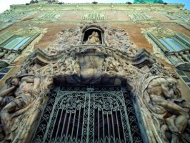 En el interior del Palacio del Marqués de Dos Aguas se encuentra el Museo Nacional de Cerámica y Artes Suntuarias