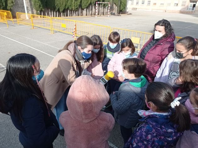 Radio Azul hablando con el alumnado