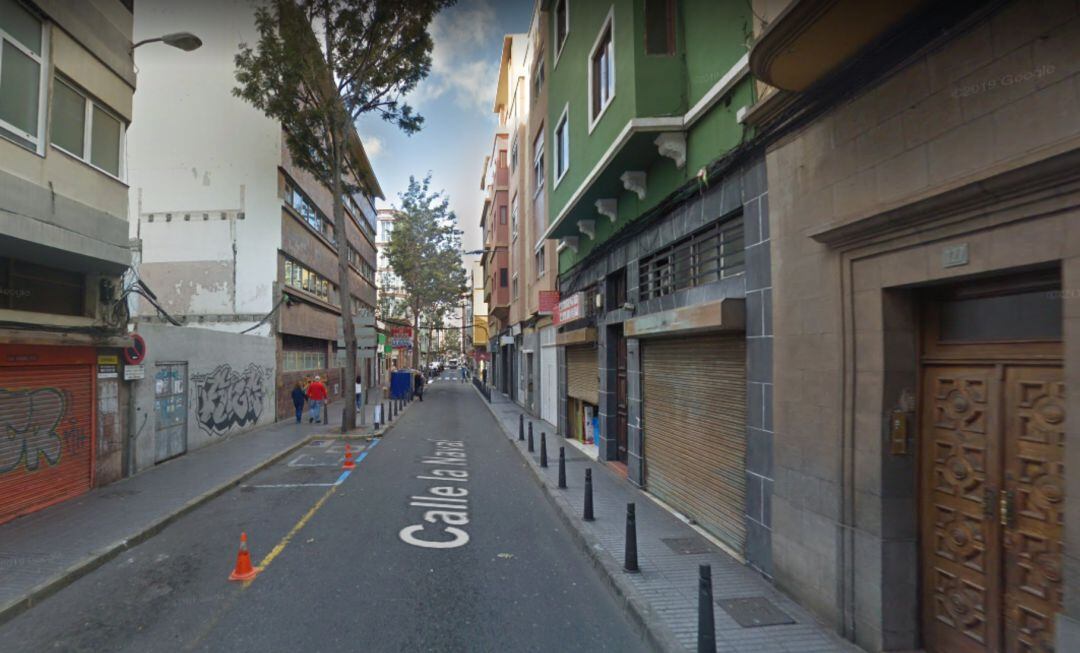 La calle La Naval de Las Palmas de Gran Canaria donde ha sucedido el crimen machista