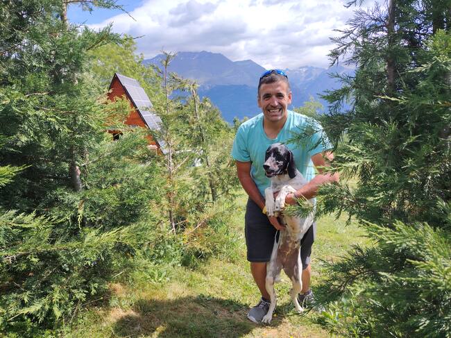 Juan Fanlo en la entrada del Laberinto de los Pirineos