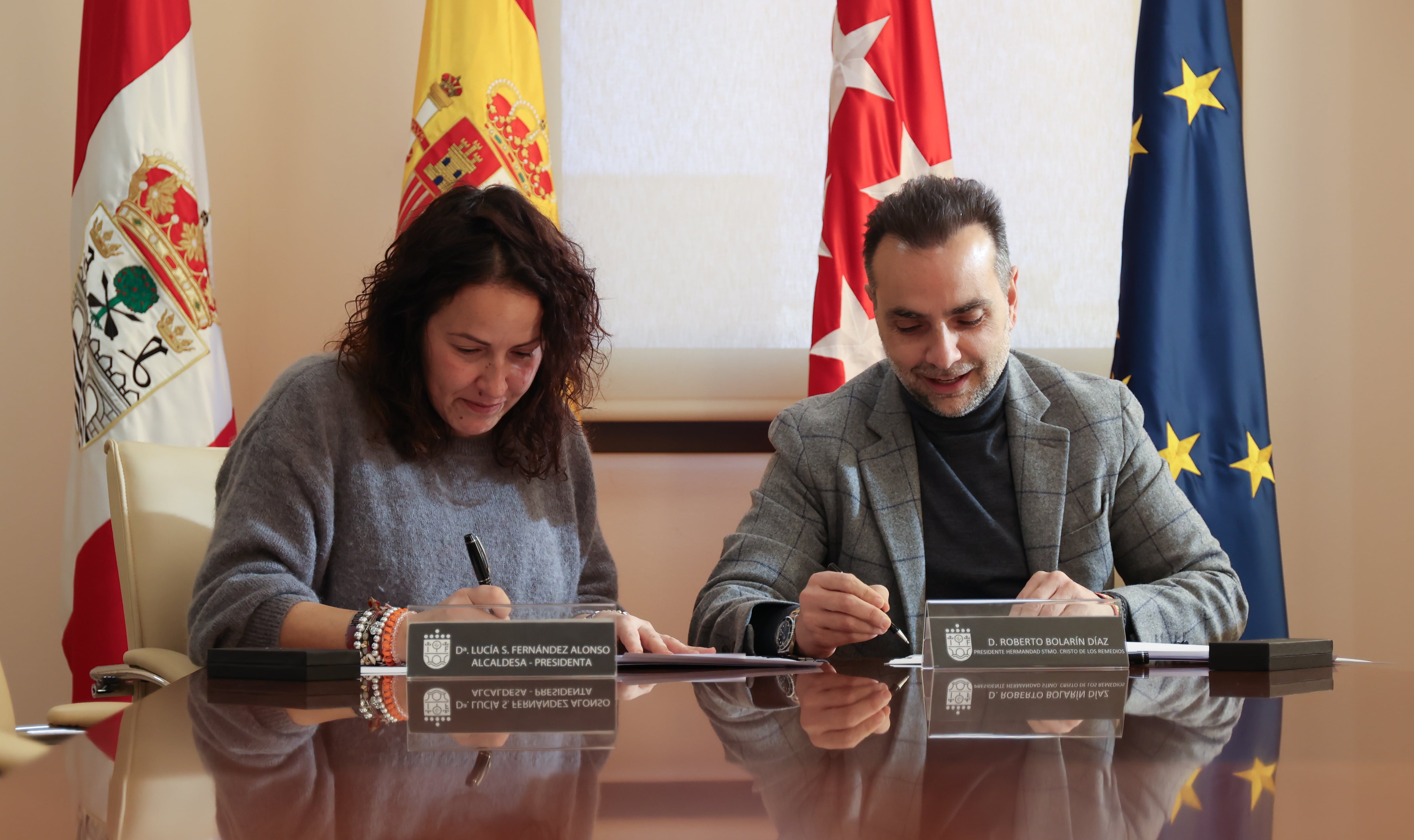 La hermandad y el Ayuntamiento del municipio han firmado un nuevo convenio para seguir prestando ayuda a los vecinos más desfavorecidos gracias al proyecto de acción social que realiza su Comedor Social