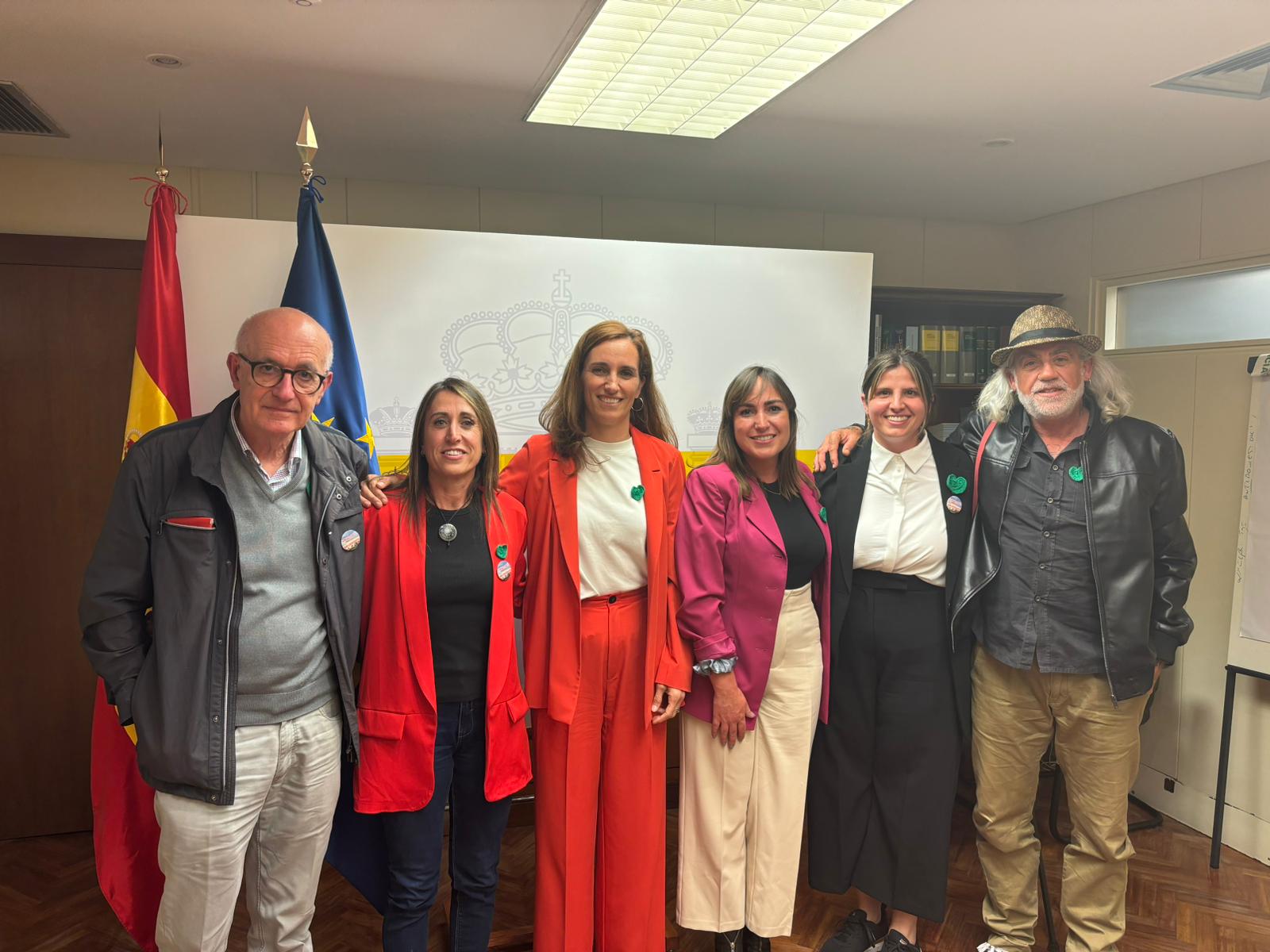 Representantes d ela plataforma con la ministra de Sanidad