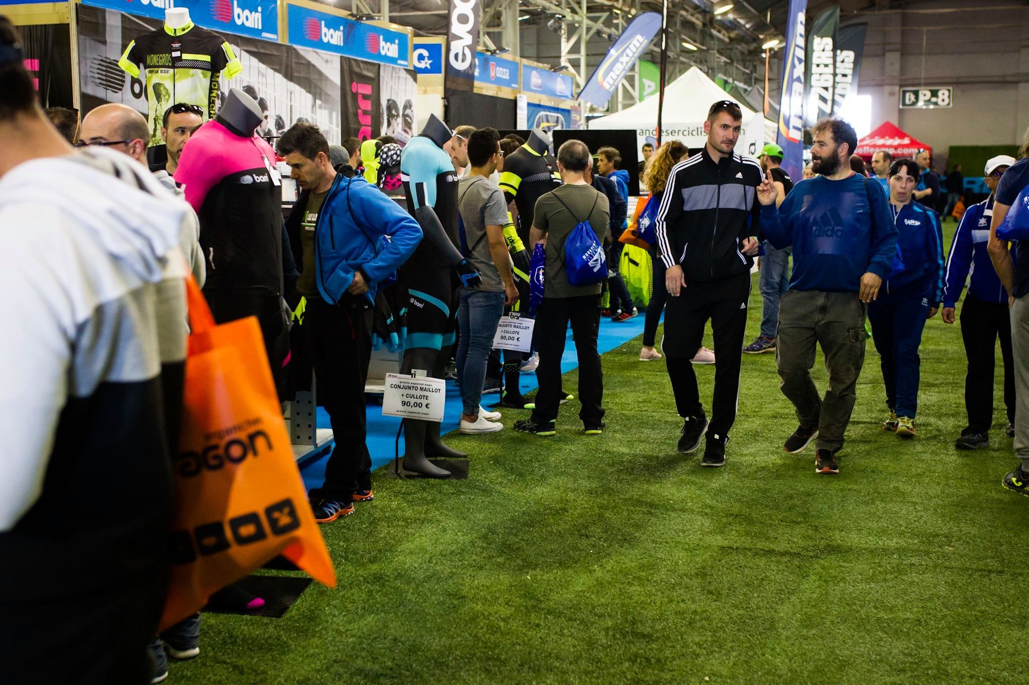 Son miles de las personas las que participan en la Orbea Monegros