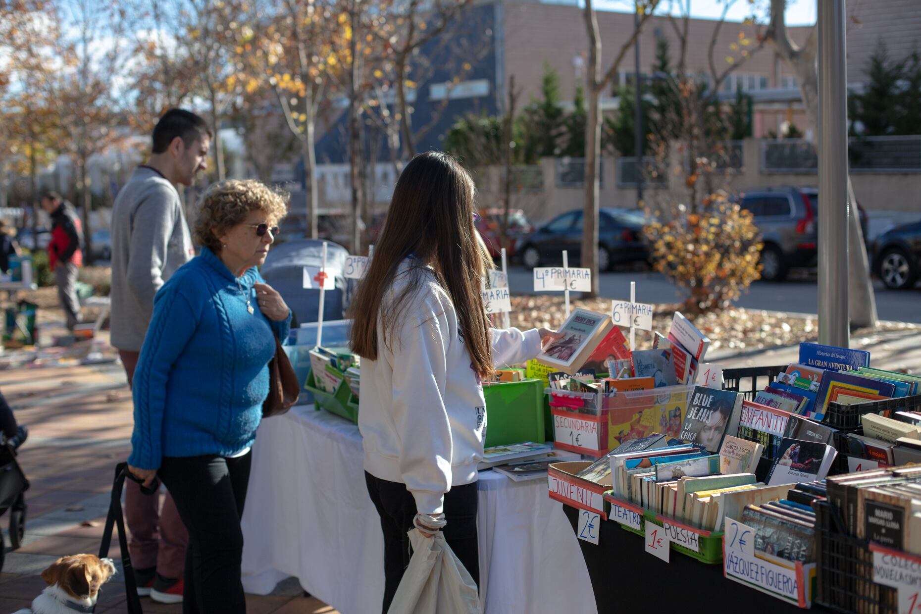 Vecinos de Tres Cantos en el &#039;Encuentro del Libro Viejo y Usado’