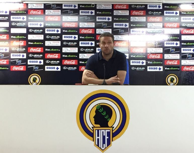 El entrenador del Hércules, Luis García  Tevenet, en la sala de prensa antes del partido de Copa, ante Cornellà