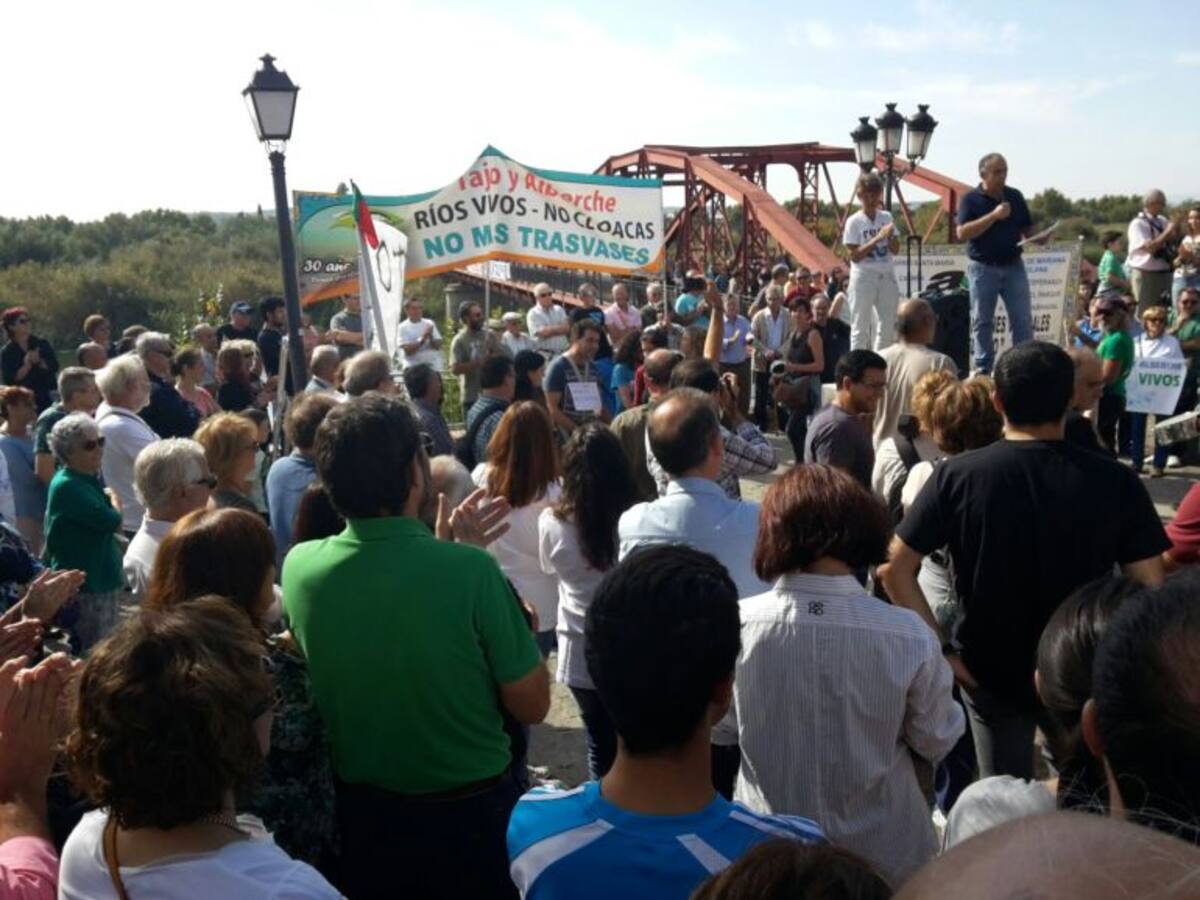 “Queremos un Tajo vivo. Trasvases No”