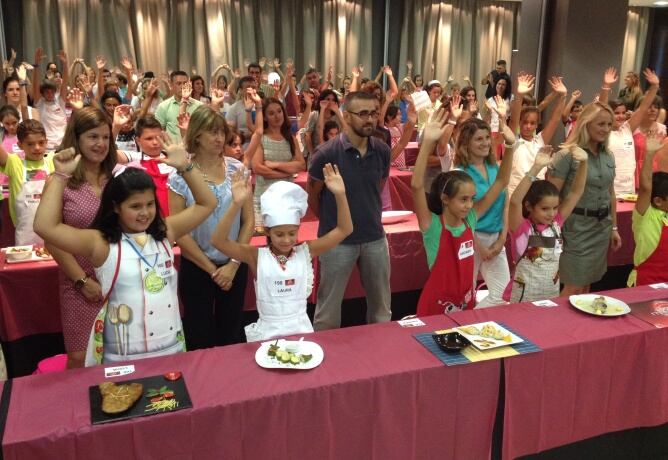 Después de 20 minutos emplatando, los responsables del castin han gritado: &quot;¡Manos arriba!&quot;.