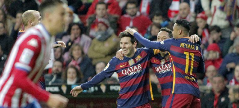 Los azulgranas celebran el primer gol de Messi