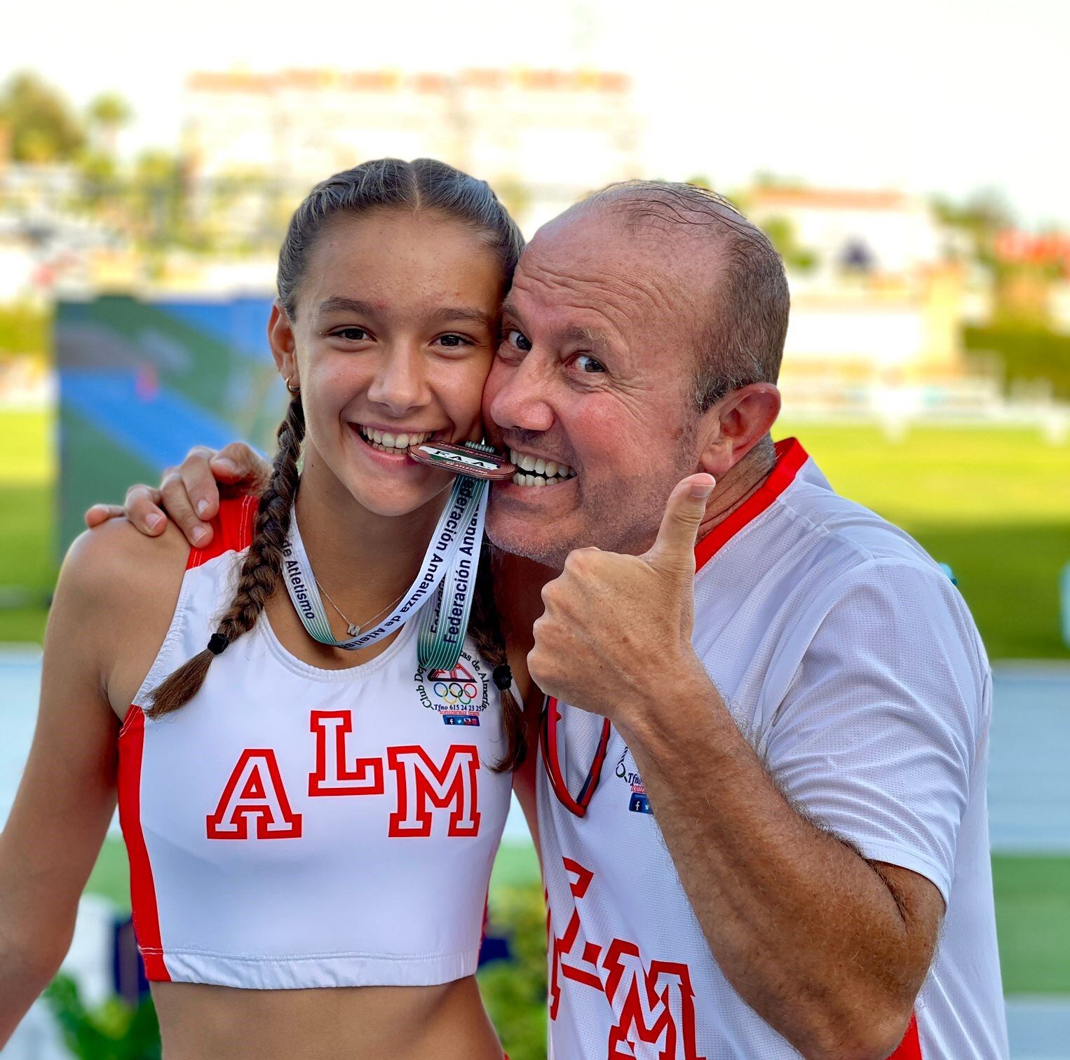 La atleta Mónica Gómez logra la medalla de bronce en el Campeonato de Andalucía Absoluto.