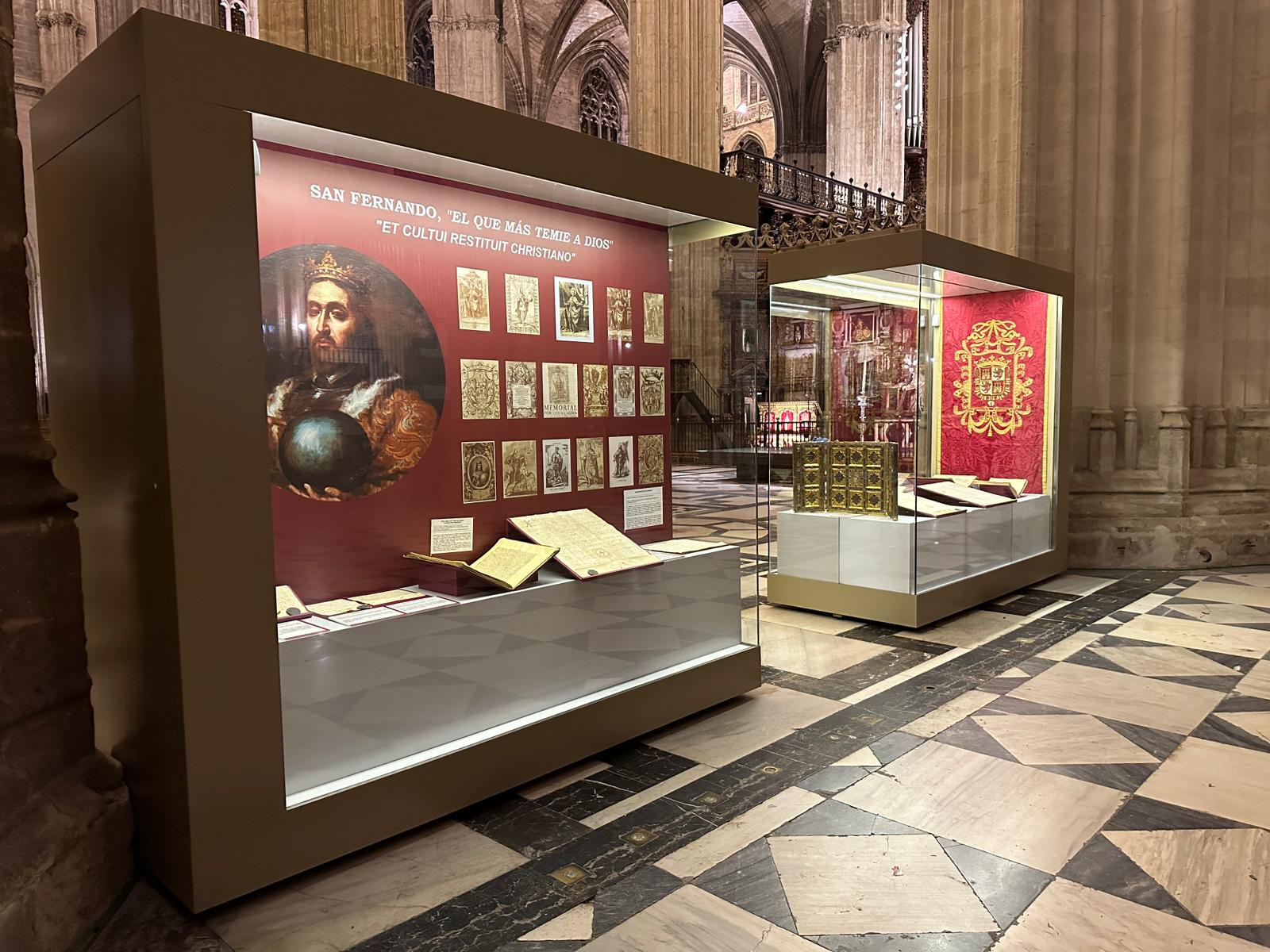 Algunos de los contenidos de la exposición en la Catedral sobre la Reconquista de la ciudad por el rey san Fernando