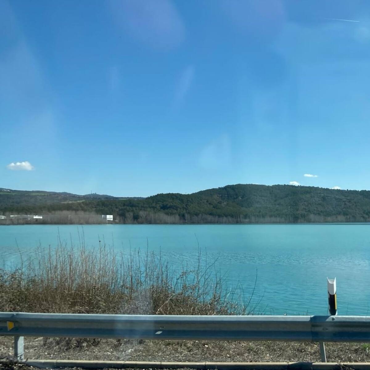 Los embalses se mantienen con grandes reservas